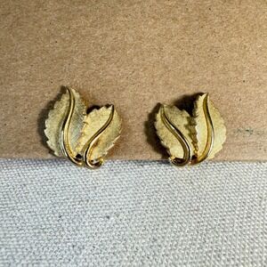 Vintage Crown Trifari Earrings Gold Tone Clip‎ On MCM Classic Leaves